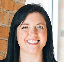 Sophie Hartwell, portret pracownika ds. obsługi klienta, członek zespołu usług